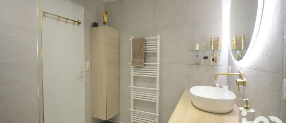 Appartement 3 pièces de 79 m² à Saint-Laurent-du-Var (06700)