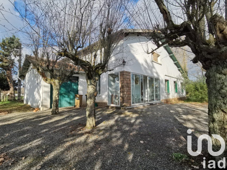 Traditional house 4 rooms of 120 m² in Terssac (81150)