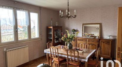 House 6 rooms of 120 m² in La Roche-sur-Yon (85000)