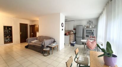 Apartment 4 rooms of 75 m² in Combs-la-Ville (77380)