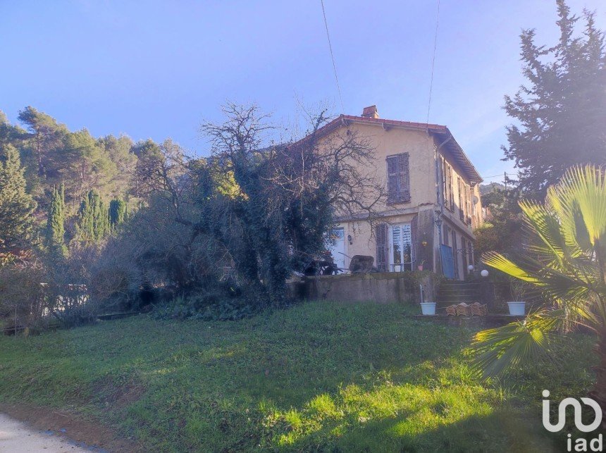 House 4 rooms of 100 m² in Peille (06440)