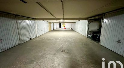 Parking of 11 m² in Paris (75020)