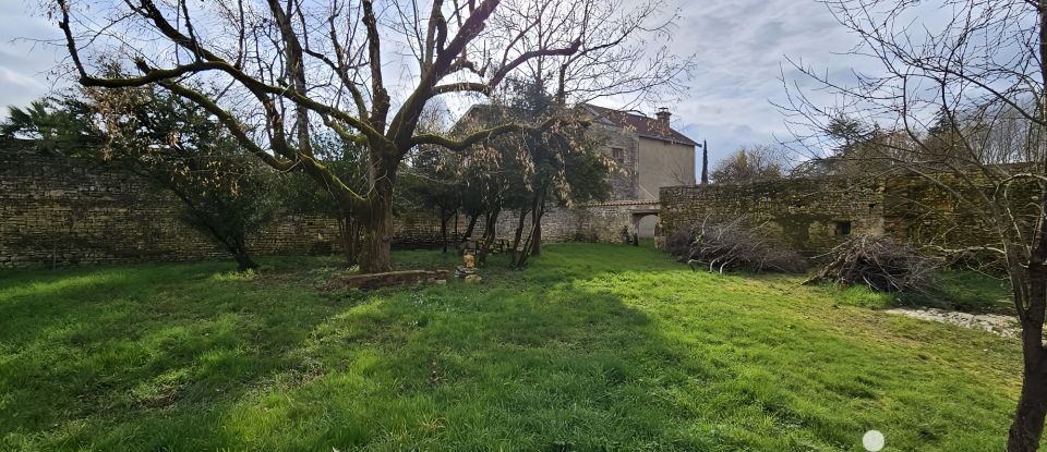 House 5 rooms of 145 m² in Mouton (16460)