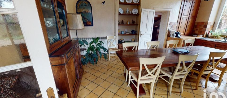 Country house 6 rooms of 380 m² in Saint-Germé (32400)