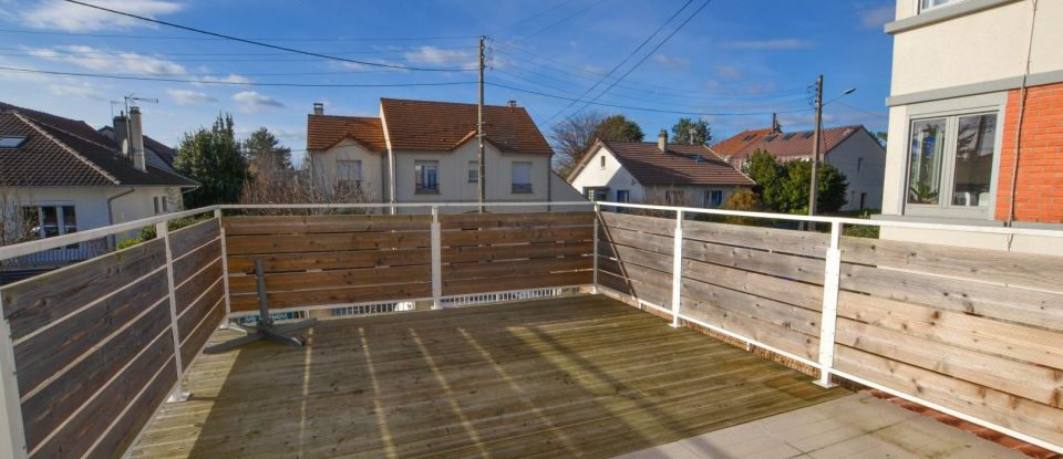 House 6 rooms of 137 m² in L'Haÿ-les-Roses (94240)