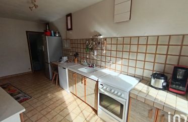 House 4 rooms of 107 m² in Saint Maurice Étusson (79150)