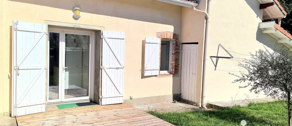 Maison 9 pièces de 220 m² à Gamarde-les-Bains (40380)