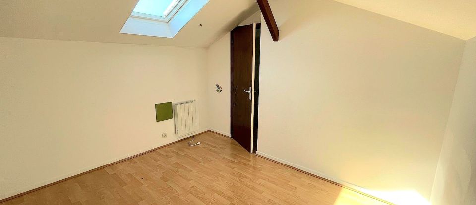 House 9 rooms of 220 m² in Gamarde-les-Bains (40380)