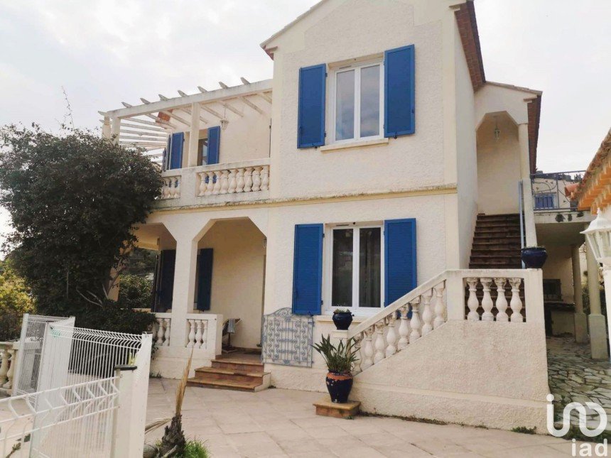 House 8 rooms of 180 m² in Hyères (83400)