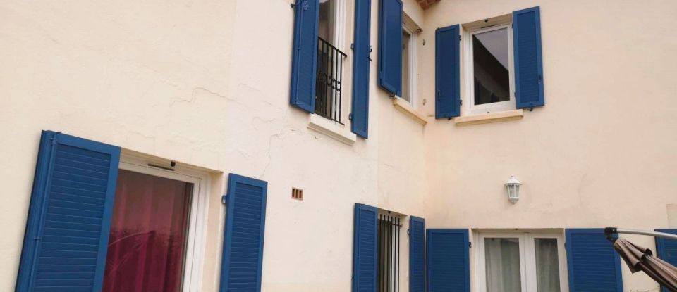 House 8 rooms of 180 m² in Hyères (83400)