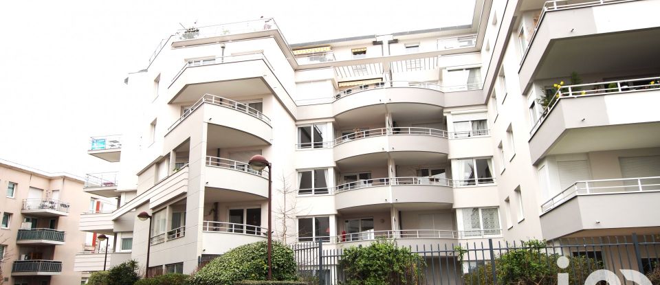 Apartment 2 rooms of 43 m² in Viry-Châtillon (91170)