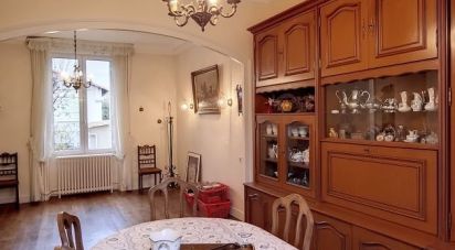 House 5 rooms of 102 m² in Niort (79000)