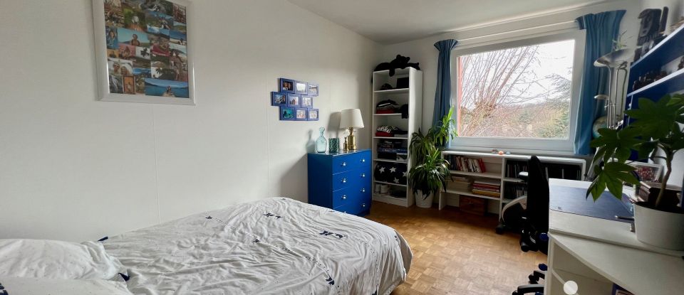 Appartement 4 pièces de 73 m² à Buc (78530)