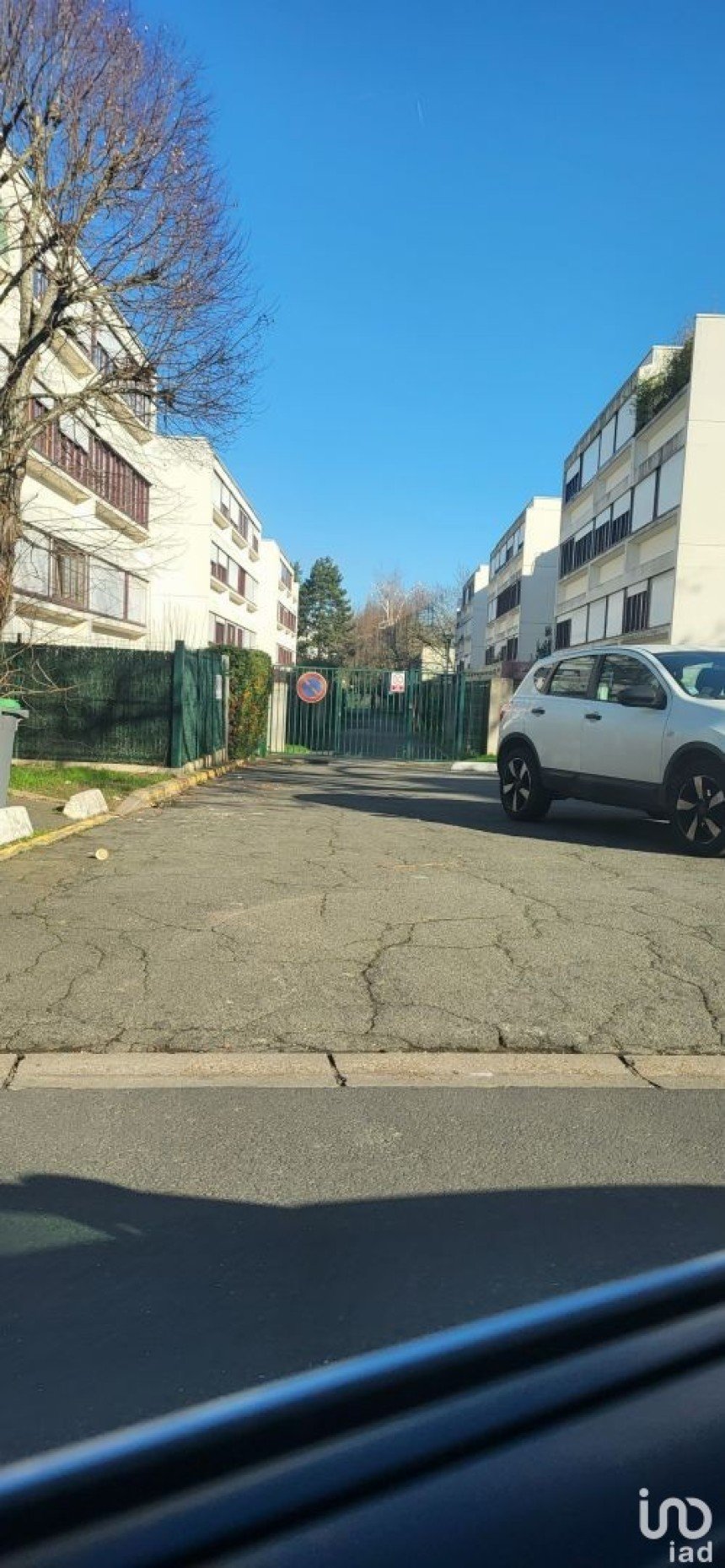 Parking of 15 m² in - (91000)