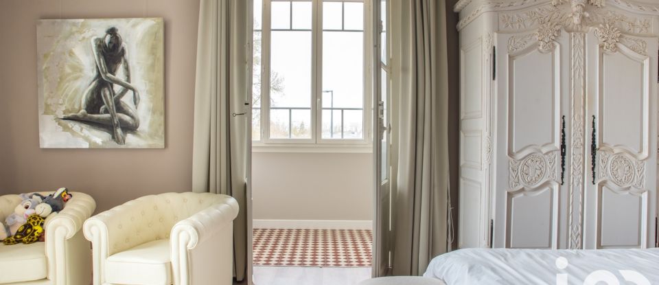 Mansion 6 rooms of 190 m² in Les Ponts-de-Cé (49130)