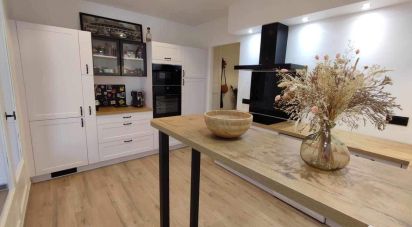 Apartment 2 rooms of 54 m² in LES ISSAMBRES (83380)