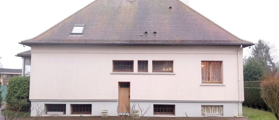 Maison 9 pièces de 141 m² à Berd'huis (61340)