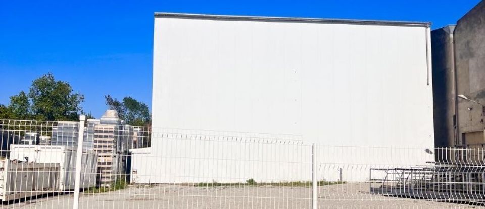 Parking/garage/box de 352 m² à Carcassonne (11000)