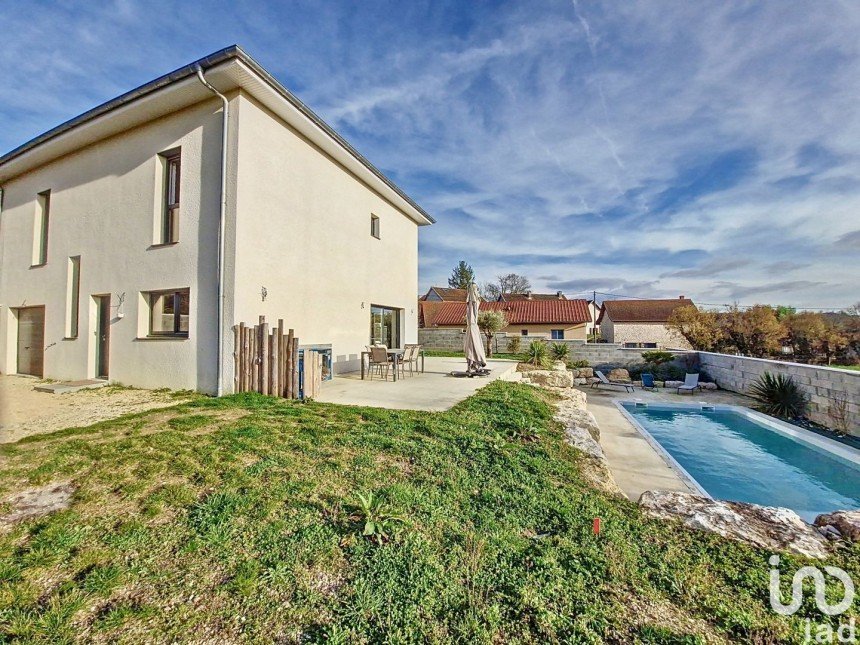 Maison 5 pièces de 145 m² à Optevoz (38460)