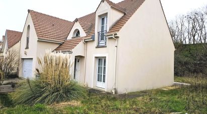House 5 rooms of 137 m² in Savigny-le-Temple (77176)