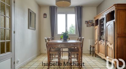 Traditional house 6 rooms of 95 m² in Juziers (78820)