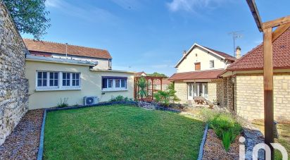 Traditional house 6 rooms of 145 m² in Breuil-Bois-Robert (78930)