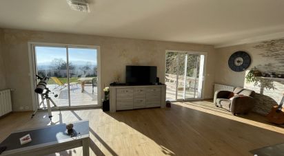 House 6 rooms of 180 m² in Voiron (38500)