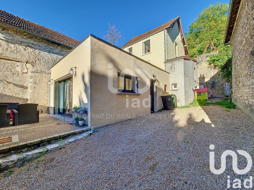 Village house 6 rooms of 125 m² in Guerville (78930)