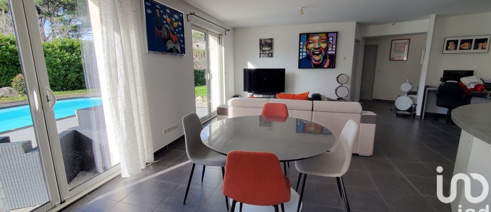 Maison 4 pièces de 169 m² à Roquefort-les-Pins (06330)