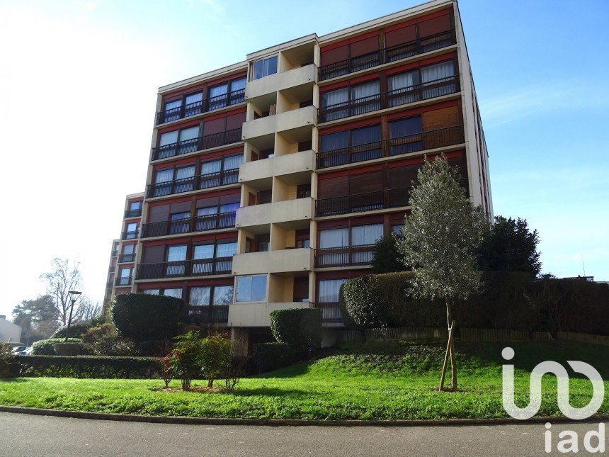 Appartement 4 pièces de 82 m² à Ris-Orangis (91130)