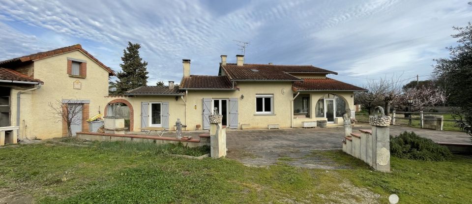 Traditional house 5 rooms of 141 m² in Lisle-sur-Tarn (81310)