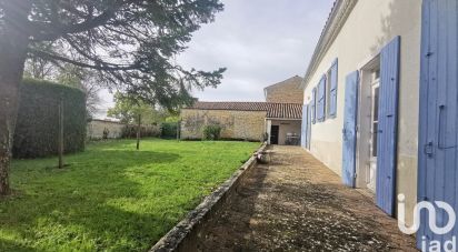 House 4 rooms of 95 m² in Asnières-la-Giraud (17400)