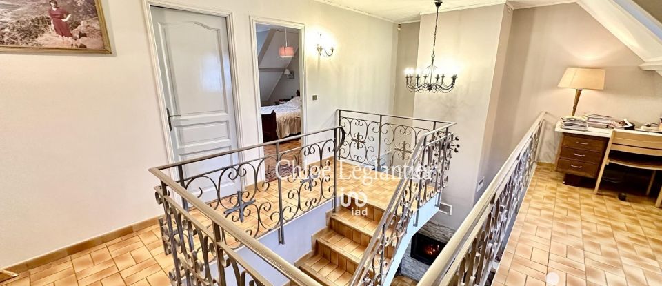 Maison traditionnelle 5 pièces de 140 m² à Pontault-Combault (77340)