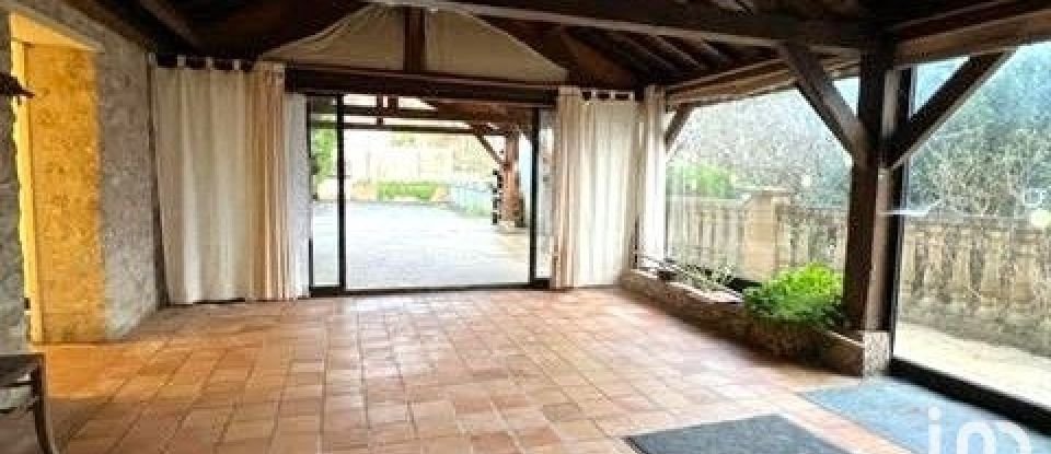House 6 rooms of 124 m² in Saint-Loup-de-Naud (77650)
