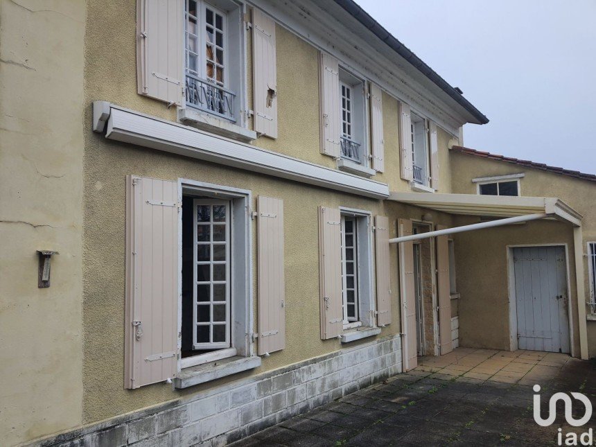 Maison 6 pièces de 144 m² à Saint-Jean-d'Angély (17400)
