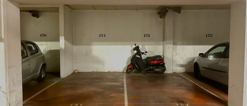 Parking/garage/box de 172 m² à Marseille (13013)