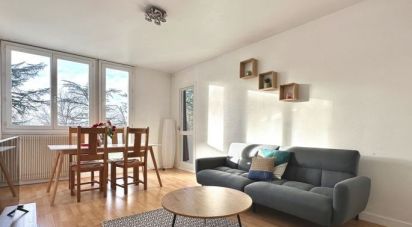 Apartment 3 rooms of 61 m² in Pau (64000)