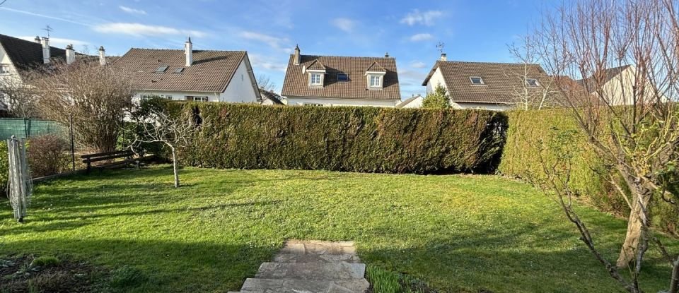 House 7 rooms of 122 m² in Brie-Comte-Robert (77170)
