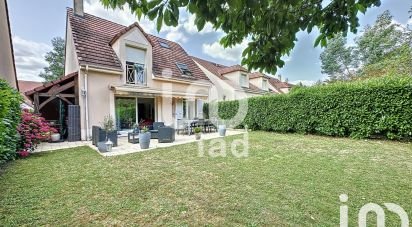 Traditional house 5 rooms of 106 m² in Saint-Pierre-du-Perray (91280)