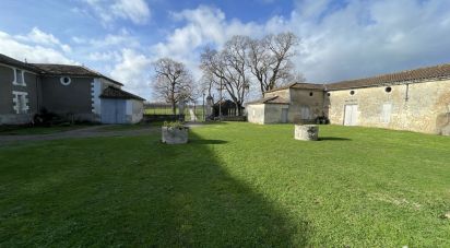 House 22 rooms of 600 m² in Saint-Dizant-du-Gua (17240)