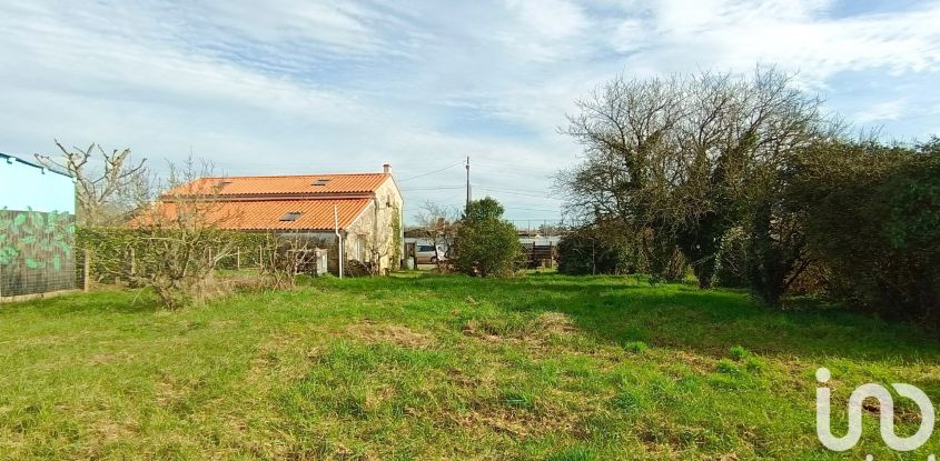 Country house 5 rooms of 135 m² in Pouillé (85570)