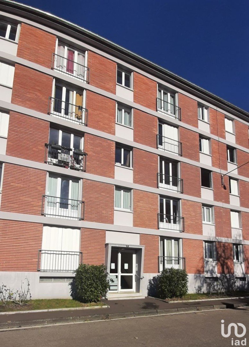 Apartment 3 rooms of 66 m² in Saint-Julien-les-Villas (10800)
