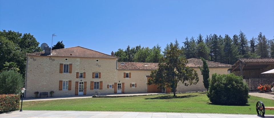 Maison de campagne 5 pièces de 460 m² à Valence-sur-Baïse (32310)
