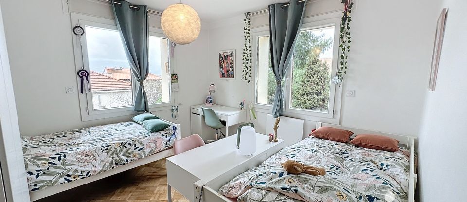 Appartement 4 pièces de 71 m² à Marseille (13008)