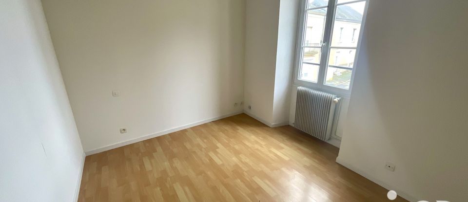 Town house 6 rooms of 94 m² in Meslay-du-Maine (53170)