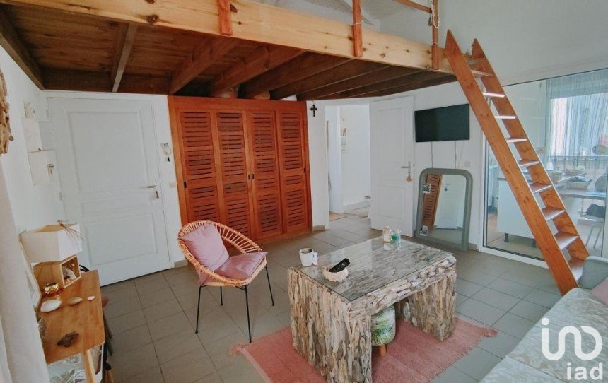 Apartment 1 room of 24 m² in Saint-François (97118)