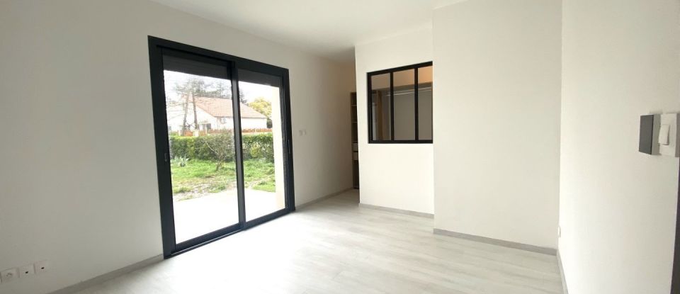House 4 rooms of 108 m² in Chaillevette (17890)
