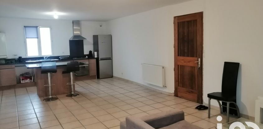 Apartment 3 rooms of 69 m² in Althen-des-Paluds (84210)