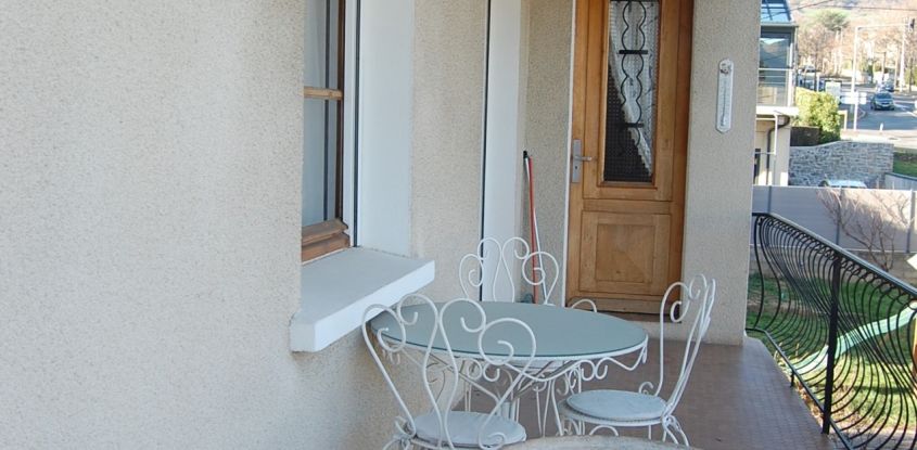 Traditional house 7 rooms of 157 m² in Millau (12100)