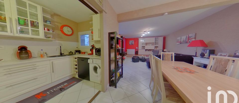 Appartement 4 pièces de 85 m² à Savigny-le-Temple (77176)